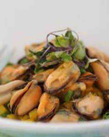 canadian-novascotia-layeredmusselsalad