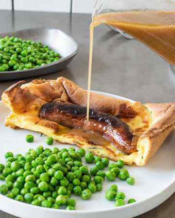 english-toadinteholeoniongravy