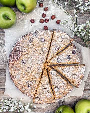 german-applehazelnutcaketorte