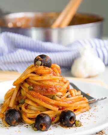 italian-pastaputtanescanaples
