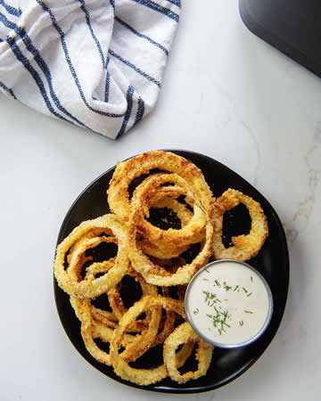 airfryer-almondflouronionrings
