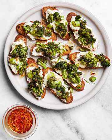 broccoligarlicricottatoastshothoney