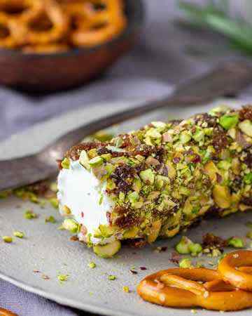 honeypistachiogoatcheeselog