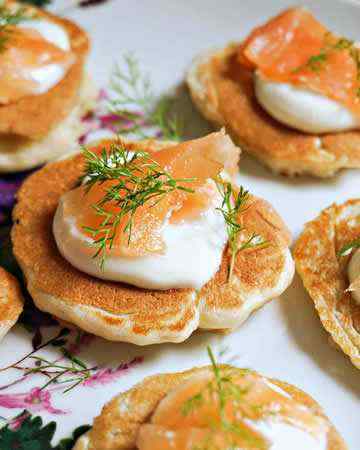 smokedsalmonbiliniscremefraiche