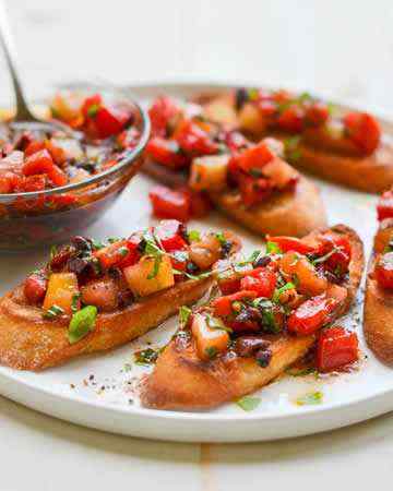 tomatoolivebasilbruschetta