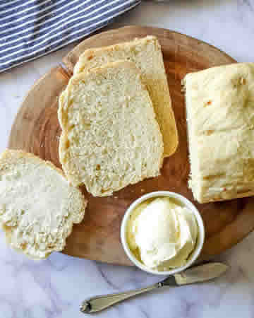 breadmachinegarlicbread