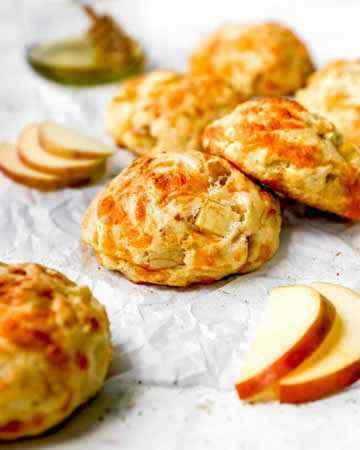 applecheddarbiscuits2