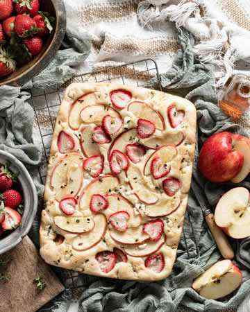 applestrawberryfocaccia