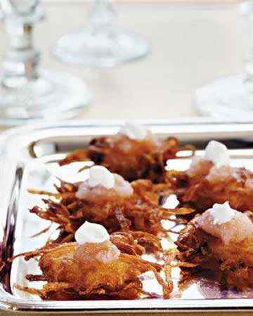 potatopancakespinkapplesaucecremefraiche