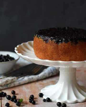 bilberryupsidedowncake