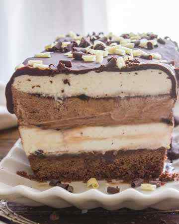 chocolatevanillaicecreamcakeganache