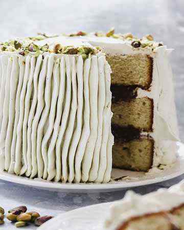 pistachiotrufflelayercakepistachiosswissmeringuebuttercream