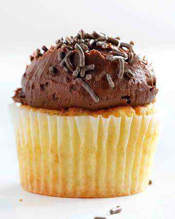 yellowcupcakechocolatebuttercream