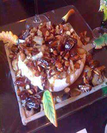 bakedbriecarmelizedpears