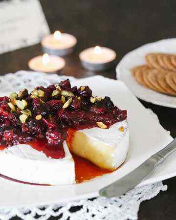 bakedbrieroastedcranberrysauce