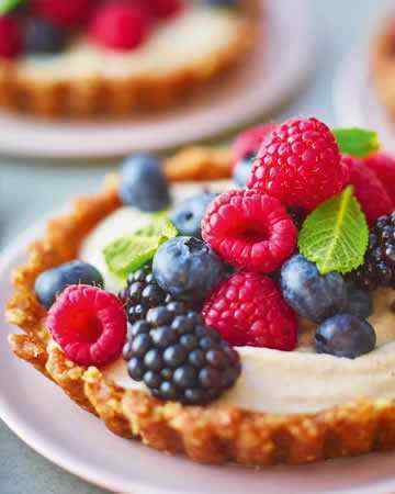 berrytartsvanillacashewcream
