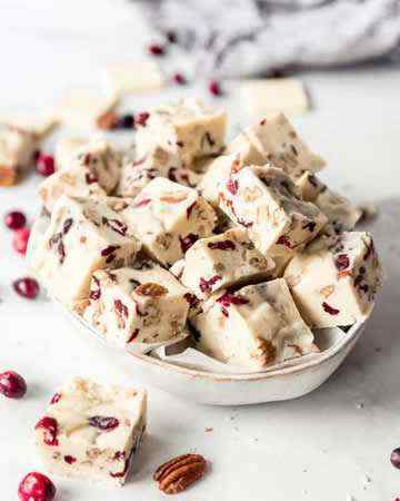 whitechocolatecranberrypecanfudge