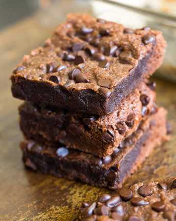 almondflourfudgybrowniesprotein