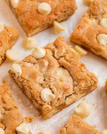 almondflourblondiescranberries