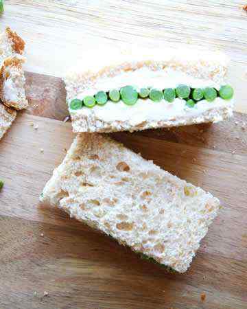 asparaguscreamcheesefingersandwiches