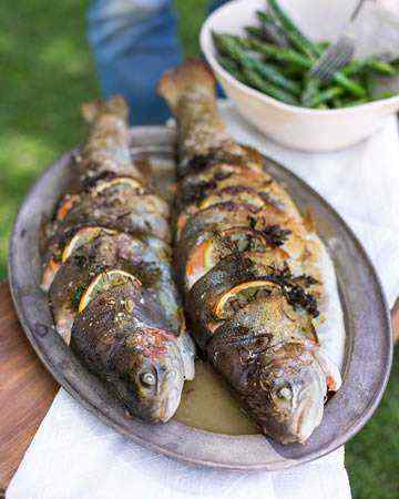 wholegrilledtroutlemonfennelherbs