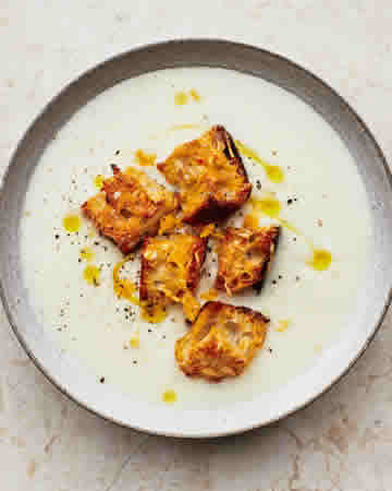 cauliflowercreamsoupcheesymustardcroutons