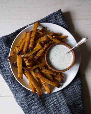 
bakedrutabagafriestahiniyogurtsauce