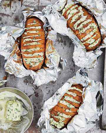 grillbakedpotatoeschivebutter